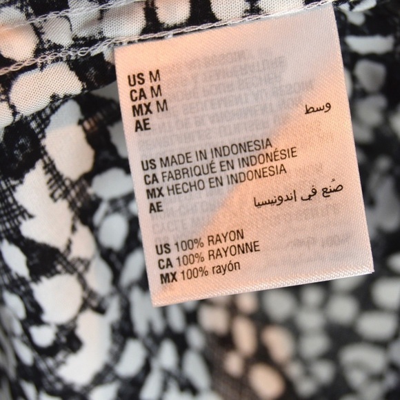 Men’s Silky Grey & White Abstract Print Button Down Loop Collar Shirt, Medium - Picture 7 of 8